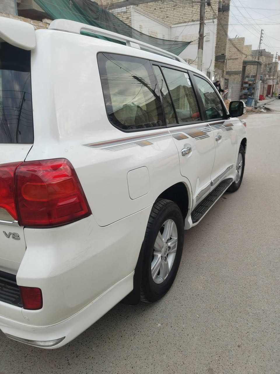 سلام عليكم لاند كروز 2013 8سنلند سياره كفاله عامه ***********
