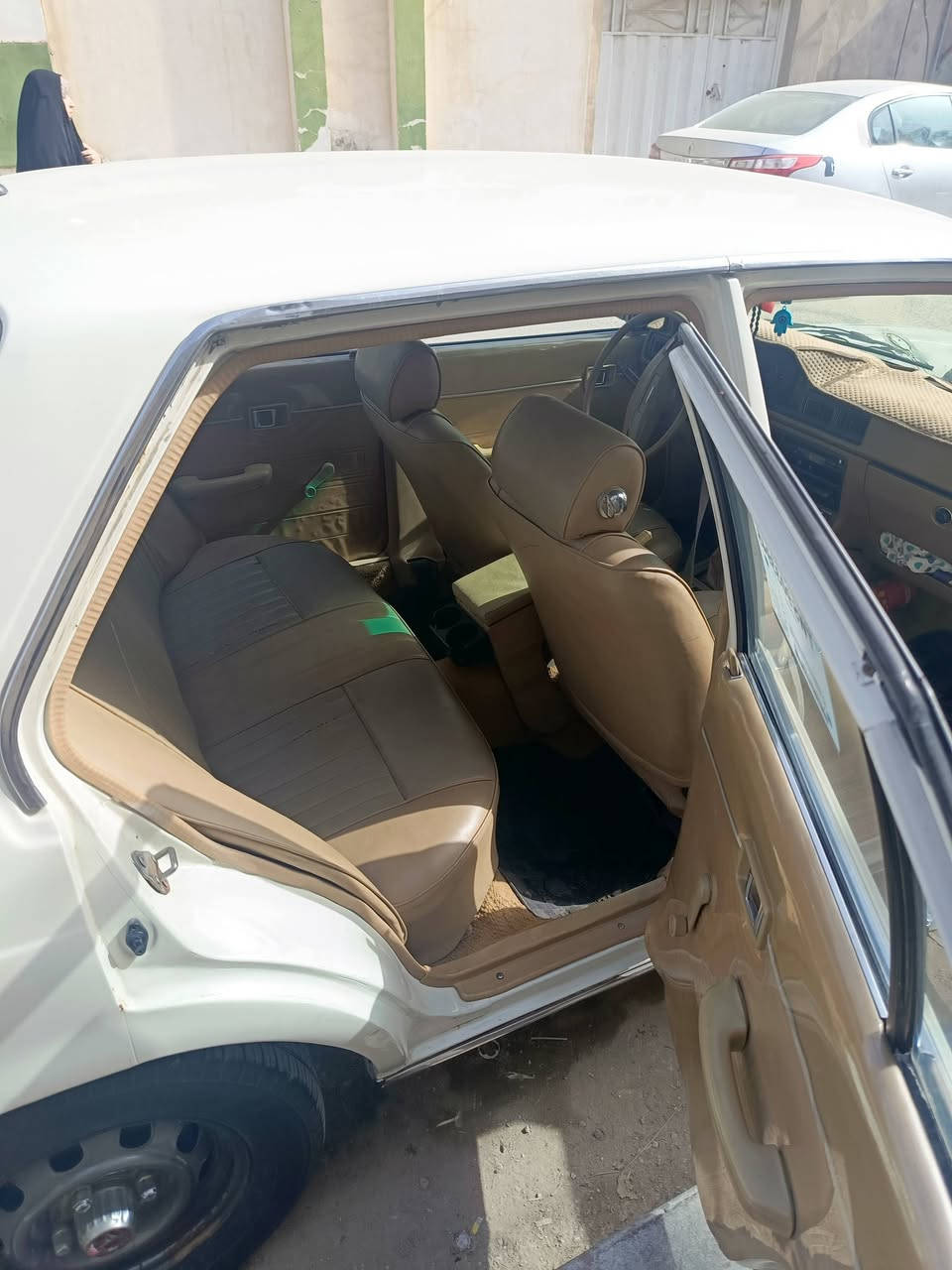 السلام عليكم كرونا للبيع موديل 81
رقم انكليزي نينوى بسمي تحويل ثاني يوم 
سياره جاهزه ما بيه نقص كير ومحرك مكفول
فقط التبريد نقصه غاز سعره 40 وبيه مجال 
مكاني كربلاء للاتصال ***********
