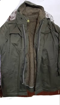 ثلاث قمص • حجم كبير • مثل جديد