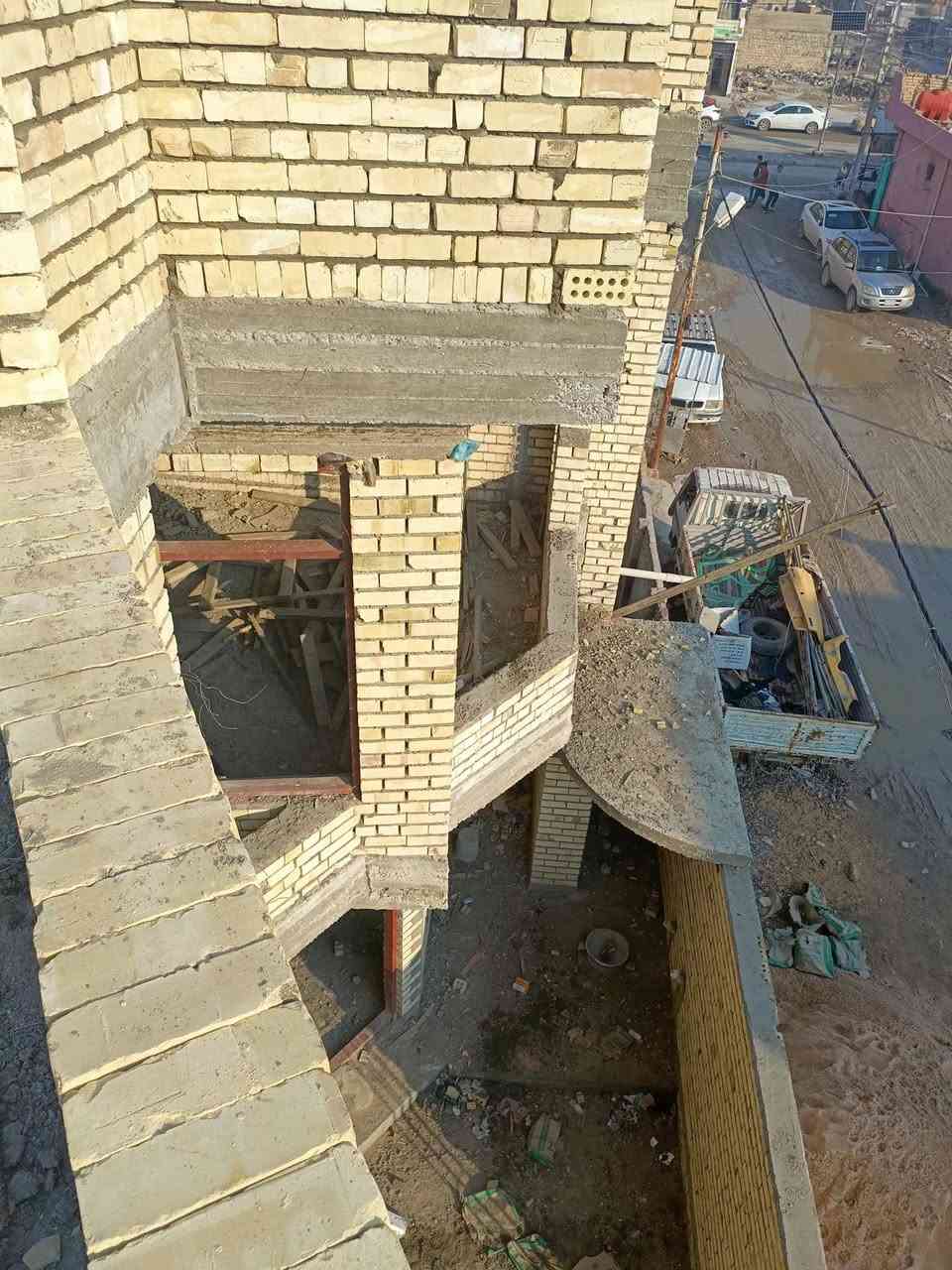 ابو احمد لاعمال البناء والكاشي والسيراميك ***********
