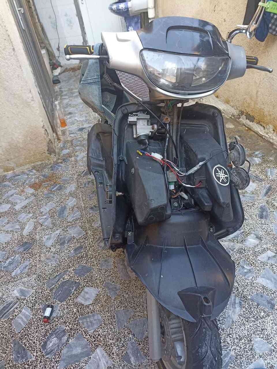 سلام عليكم دراجه فراشه فحل للبيع نضيفه مكينه ناعمه كهربائيات شغاله سلف هندر شغال السعر 375 رقمي ***********
