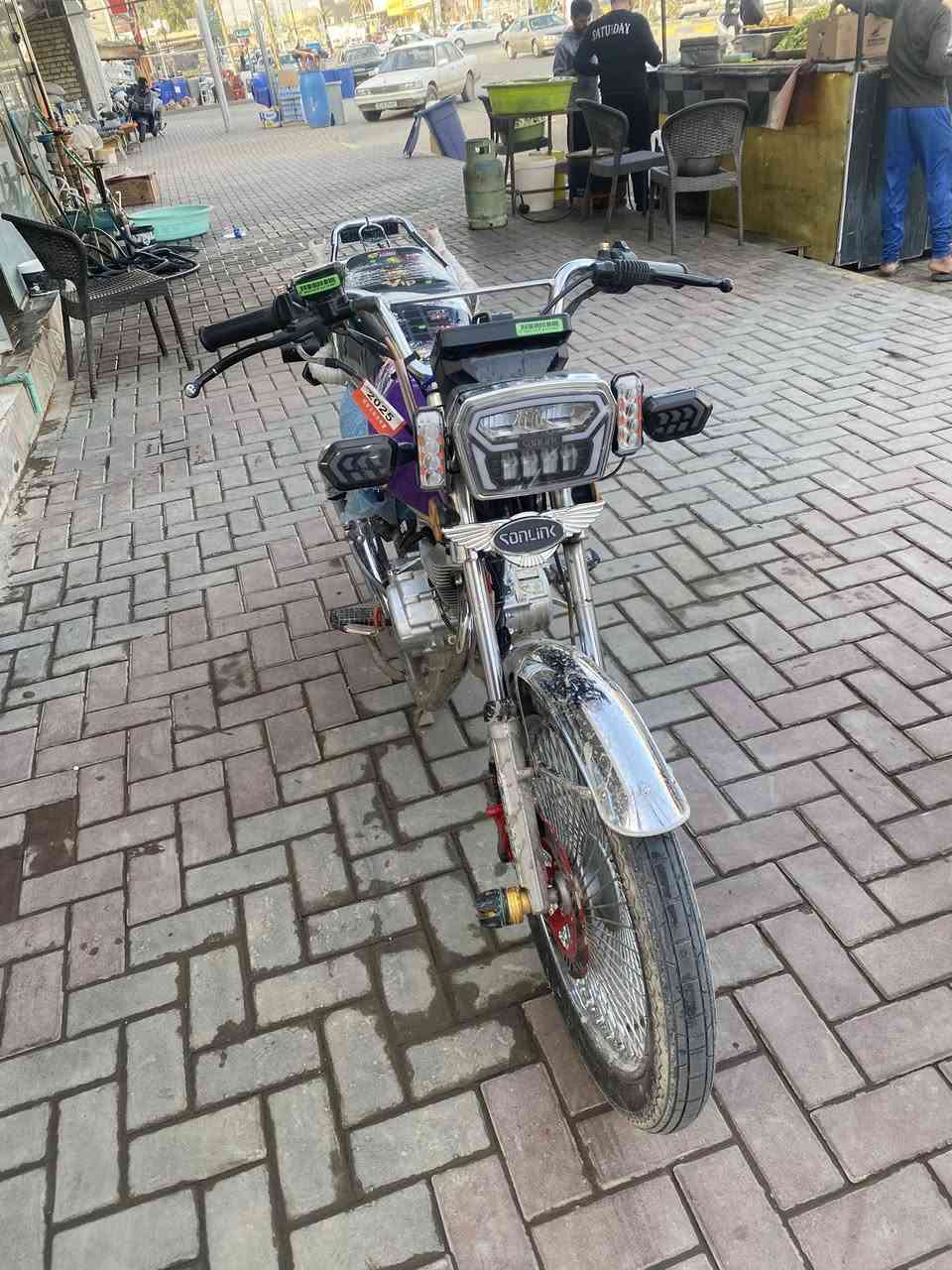 دراجة للبيع سونك 5كير مابيه اب نقص اوراق الدراجه موجوده العداد شاشه كهربائيات شغاله كله دراجه هندر واحد سعر 800وبيه مجال***********
