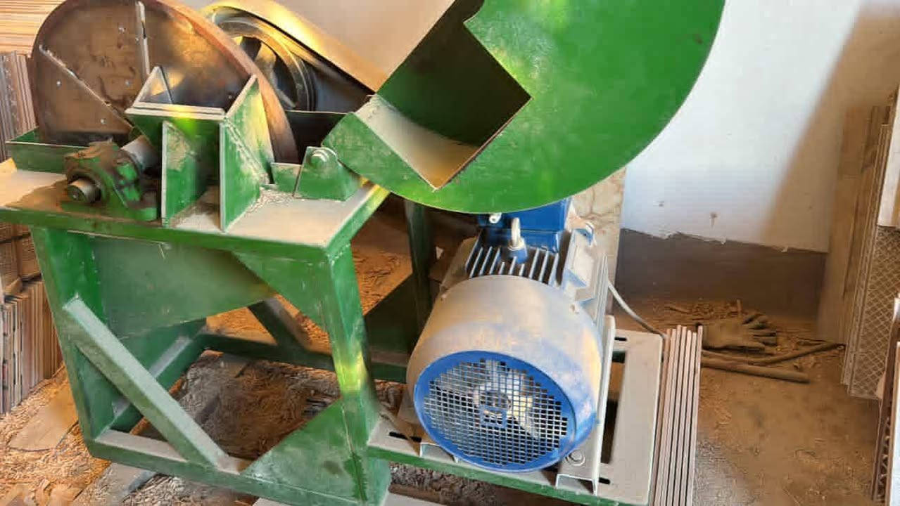 متاح مكينة نشاره للبيع انطيك ضمان بلماطور الماطور 15حصان السعر مليونين ***********
