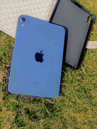 ايباد مني 6  ذاكرة 256 بطاريه 87% معالج مال ايفون 13 ما مفتوح شرط عل ف...