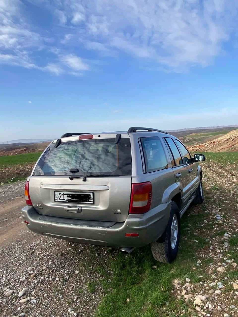 سةرةتا بةناوى خواى گةورة
سعرى٦٤وةرةقةو مةعامةلة
 جيب گراند شيرؤكى ٨پستن مؤديل ٢٠٠٢ گيرتؤماتيك دةبل ئةكسل بةشةرتى گير و مةكينة تةبريد سارد و گةرم دةعامى لؤ دةعامى بةشةرت  رةقةم سليمانى هةزةى نويية سةنةوئ هةتا ٢٠٣٠بةناوى خؤمانةوةية شتيكى جوان و خاوين بئ ليداو بئ سبوغ بئ كال بونةوة بئ تةقةو رةقة تايةو ويليكى خاوينى لةسةرة ناو فؤرميكا كارةباى هةموو ئيش دةكا جوار جام كارةبايى ئاوينة كارةبايى فول فولة بةس سلايت نية  سةيارةيةكى خاوين و بئ مةسروفة يةك دينار مةسروفى نية 
سعرى ٦٤وةوةقةو مةعامةلةيةكى برايانة 
تةلةفؤن بؤ خاوةنى بكةن***********
