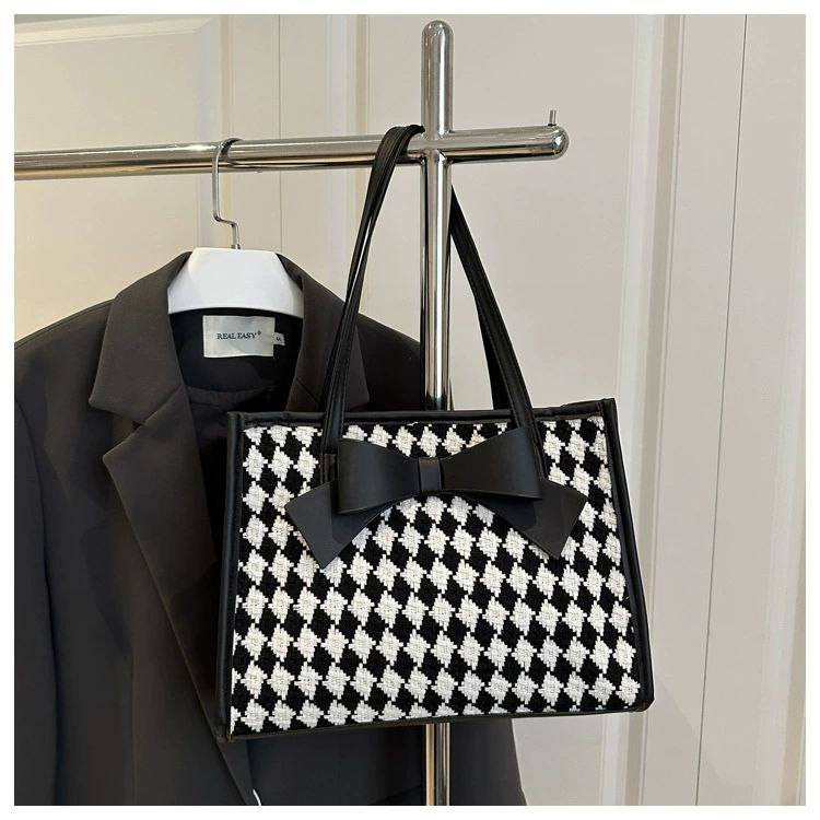 حقيبه توت باك
رابط القناة
.https://t.me/hjjbhbbjnnbh
 الموظفات، الاستخدام اليومي، الطالبات، الماميات
القياس 30x24
اقل طلب نص درزن


**إذا كنت صاحب هذا الإعلان وتريد حذفه لأي سبب، رجاءا أرسل رسالة إلى الدعم الفني**