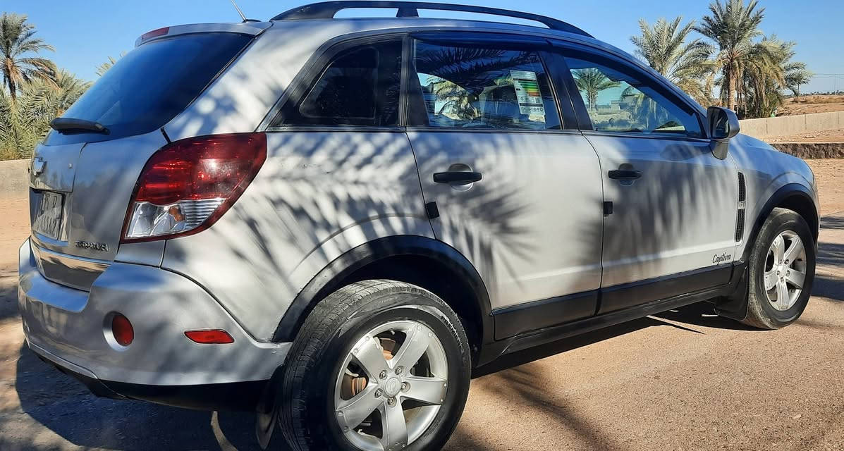 شوفرليت كابتيفا 2012. مكفوله من حادث والصبغ
محرك 2400 كير محرك كفاله  
شاشه كاميرا
مثبت سرعه 
تدفئه وتبريد شغاله سياره جاهزه بدون نقص
رقم انبار الانكليزي بأسمنا تحويل مباشر
السعر 90 وبيه مجال 
مكان الانبار /هيت
الاستفسار / ***********
