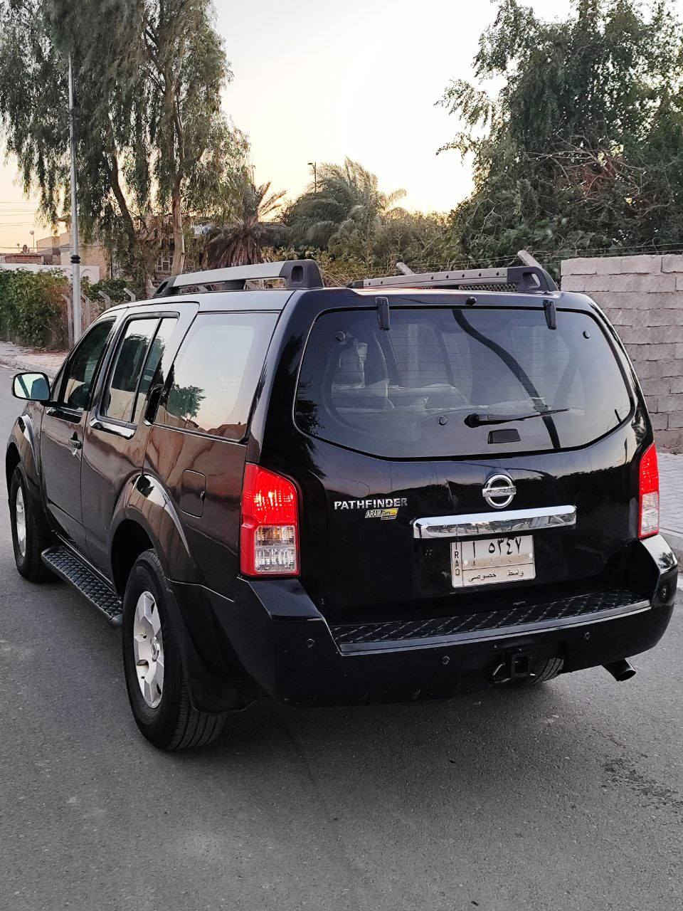 نيسان باثفندر ياباني
رقم واسط سنويه ٢٩ 
محرك سته سلندر سبعه راكب 
لون اسود داخل جديد سياره كلش جديده وخير من الله سياره مال جناي 
مكاني كوت هاتف ***********
