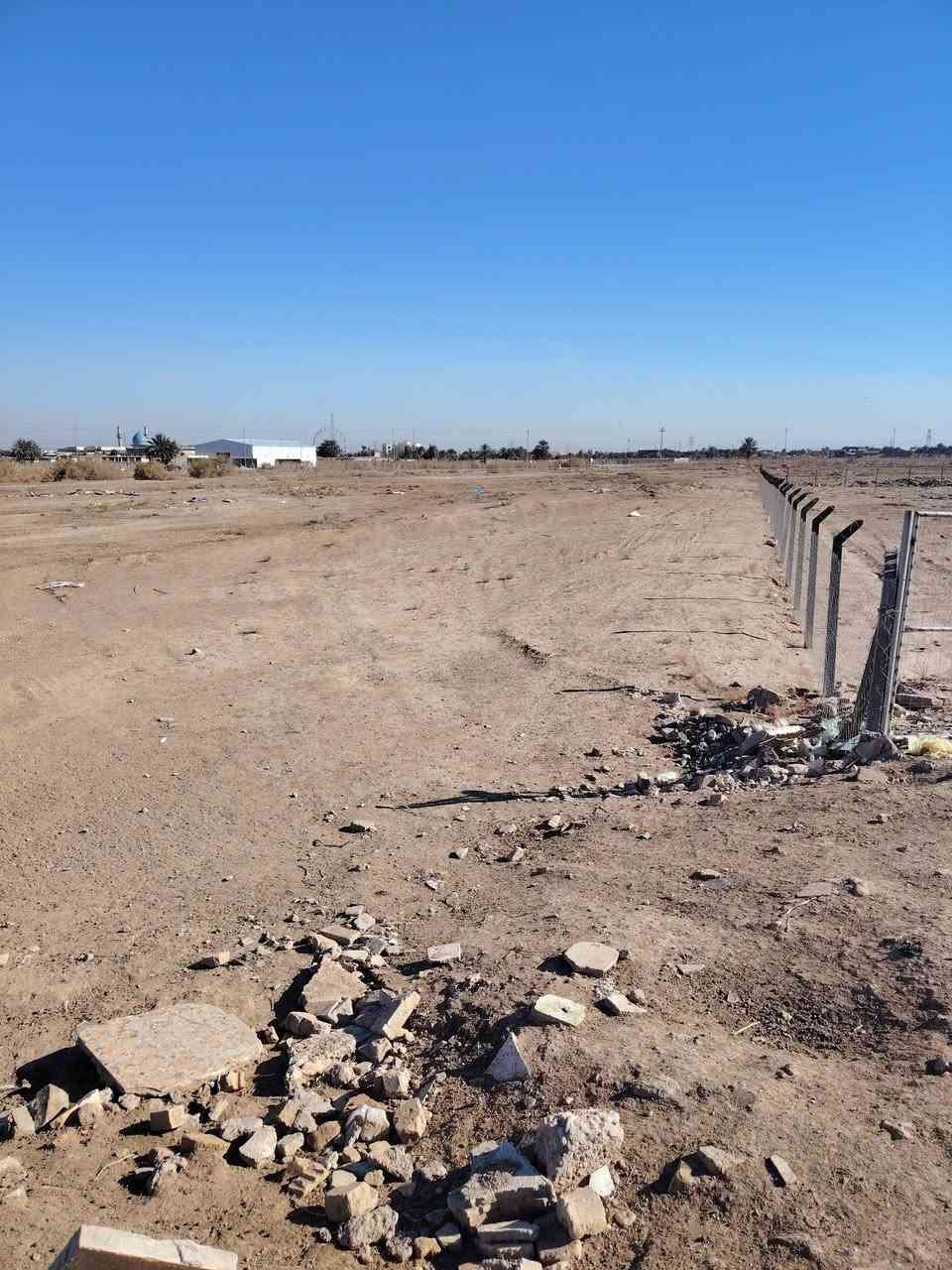 دونمين ونص  للبيع  قرب العلويه شريفه بنت الحسن  طابو زراعي سند 25  ***********
