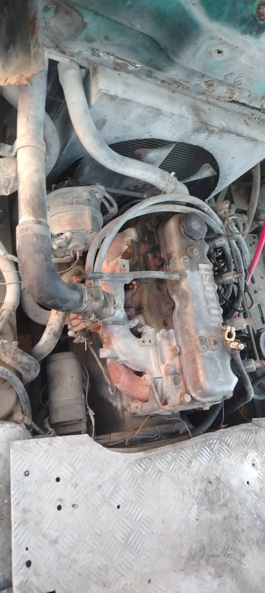 رفعه كوماتسو 3 طن ***********
