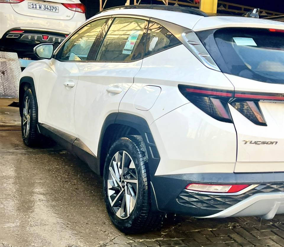 توسان 24 خليجي استلام شركة الت ساك فول الفول وبانوراما ماشية 48الف رقم بغداد الانكليزي سنوية لغاية 2029 وهزة جديده بيها تبديل باب السايق نفس اللون وكاله اثر حادث ستوته وصبغ ربع باب الخلف السايق وشبر من الصندوق صبغ كارت بدون ايرباك وكل شي مذكور بالسونار السيارة جديدة بمعنى الكلمة السعر  198 قفل قفل قفل  ابو ال 195 لا تعب نفسك وتتصل واعبر المنشور بالصلاة على النبي 
***********  واتس اب فقط 
 *********** بغداد الدوره شارع المصافي مقابل محكمة الدورة قرب كلية دجلة
