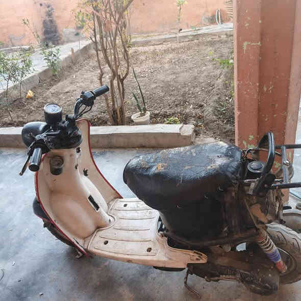 موتور زبور لبيع، اي عيب ما بيه محرك شرط السعر خاص***********
