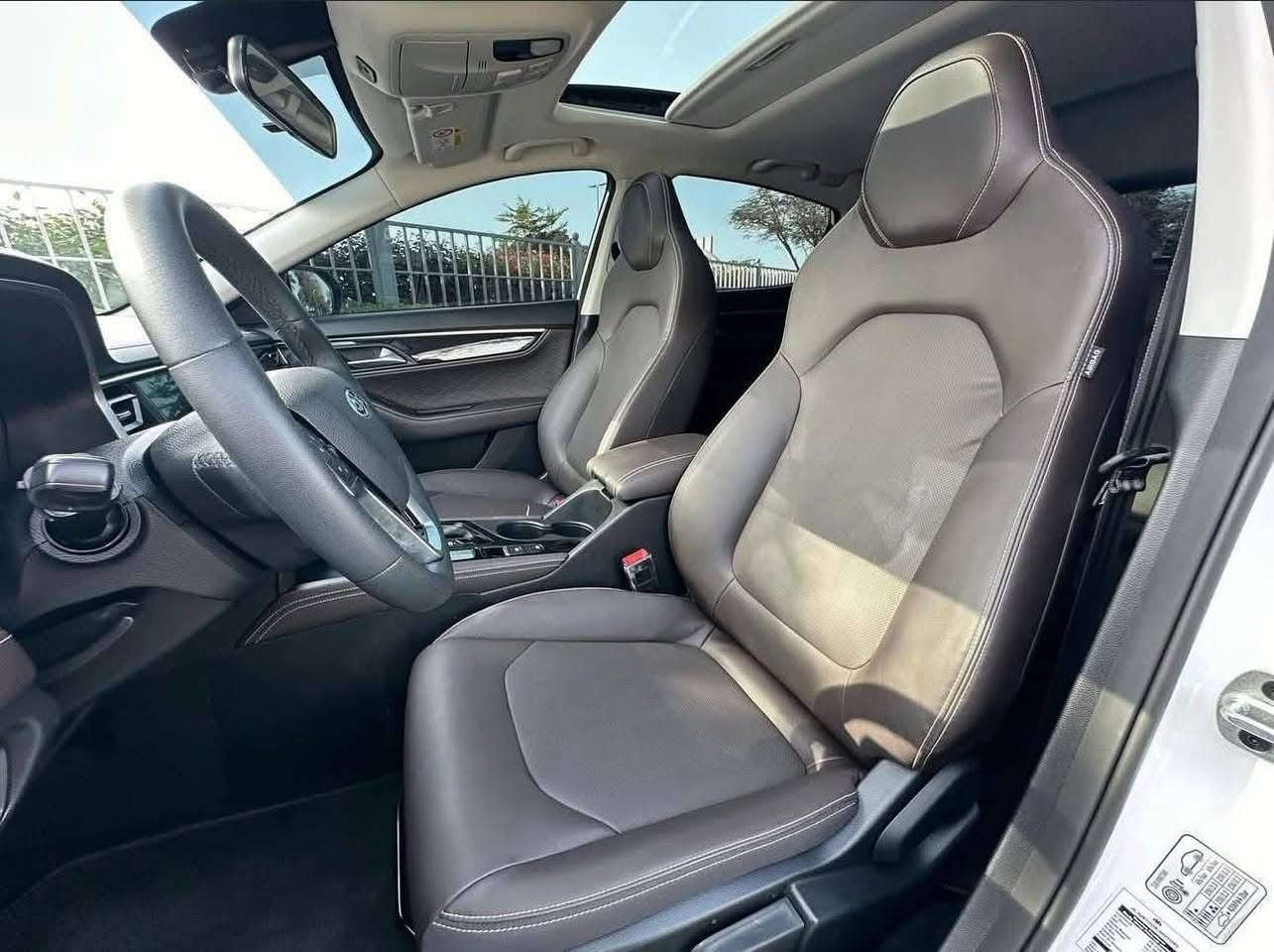 جاك j7 2024 نص فول
‎مكينه 1500 تيربو
‎150 حصان قوة 210 نيوتن/متر
‎إطارات وعجلات 17
‎بانوراما
‎مرآة كهربائية وأوتو.
‎تبريد مركزى
‎جلد الوسادة
‎شاشة تسلا
‎تشغيل أندرويد و iOS
‎فولكس واجن الماني گير ومحرك وگير كهرباء

‎ضمان 6 سنوات او 200,000 كم
رقم بغداد   ماشيه 27كم
‎مكينه 1500 تيربو
‎150 حصان قوة 210 نيوتن/متر
‎إطارات وعجلات 17
‎بانوراما
‎مرآة كهربائية وأوتو.
‎تبريد مركزى
‎جلد الوسادة
‎شاشة تسلا
‎تشغيل أندرويد و iOS
‎فولكس واجن الماني گير ومحرك وگير كهرباء

‎ضمان 6 سنوات او 200,000 كم
رقم بغداد   ماشيه 27كم

بيها ضربه بالباب بصف سايق ترجع على بارد سياره ماخذها على ايدي ونظيفه تحويل ثاني يوم

سعرها 105 ورقه وبيها مجال بسيط

*********** واتساب وفيس موجود
