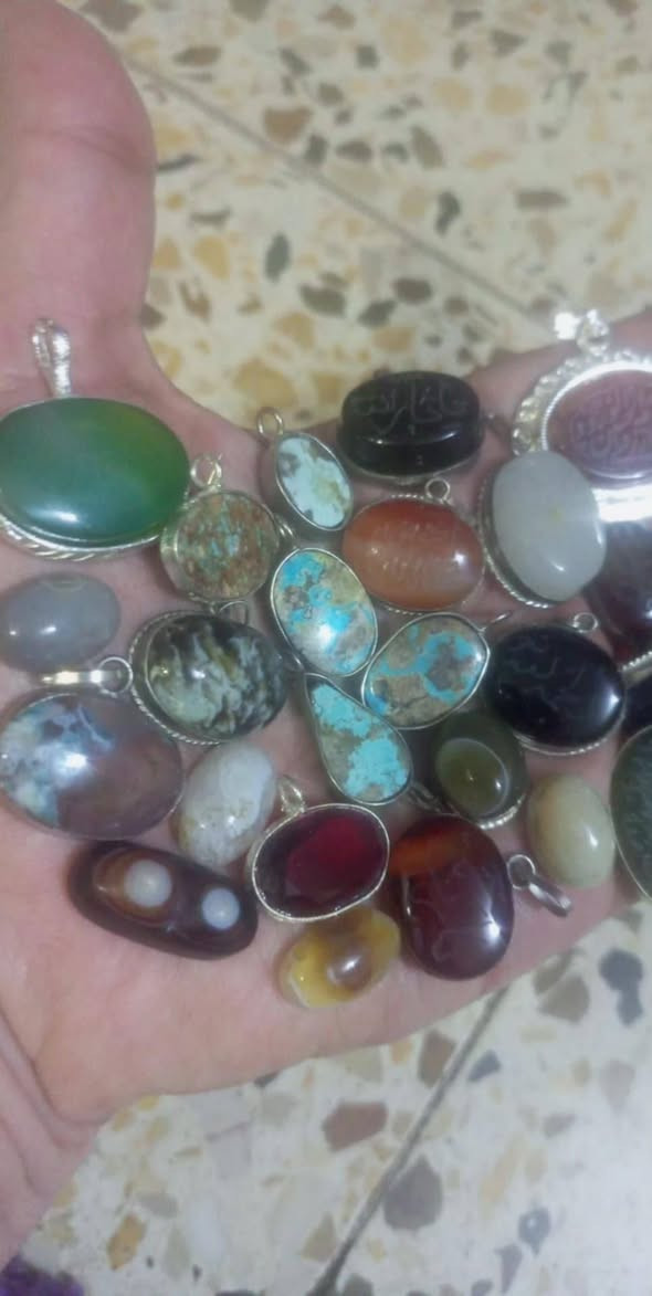 سلام عليكم للبيع احجار عدد 30 جزع وسليماني عطف و سليماني عين صريحة و سنام الجمل و قلادة فيروزي و عقيق مخطوط و عقيق شجري و ياقوت و توباز كلهن 50 الف مع التوصيل


**إذا كنت صاحب هذا الإعلان وتريد حذفه لأي سبب، رجاءا أرسل رسالة إلى الدعم الفني**