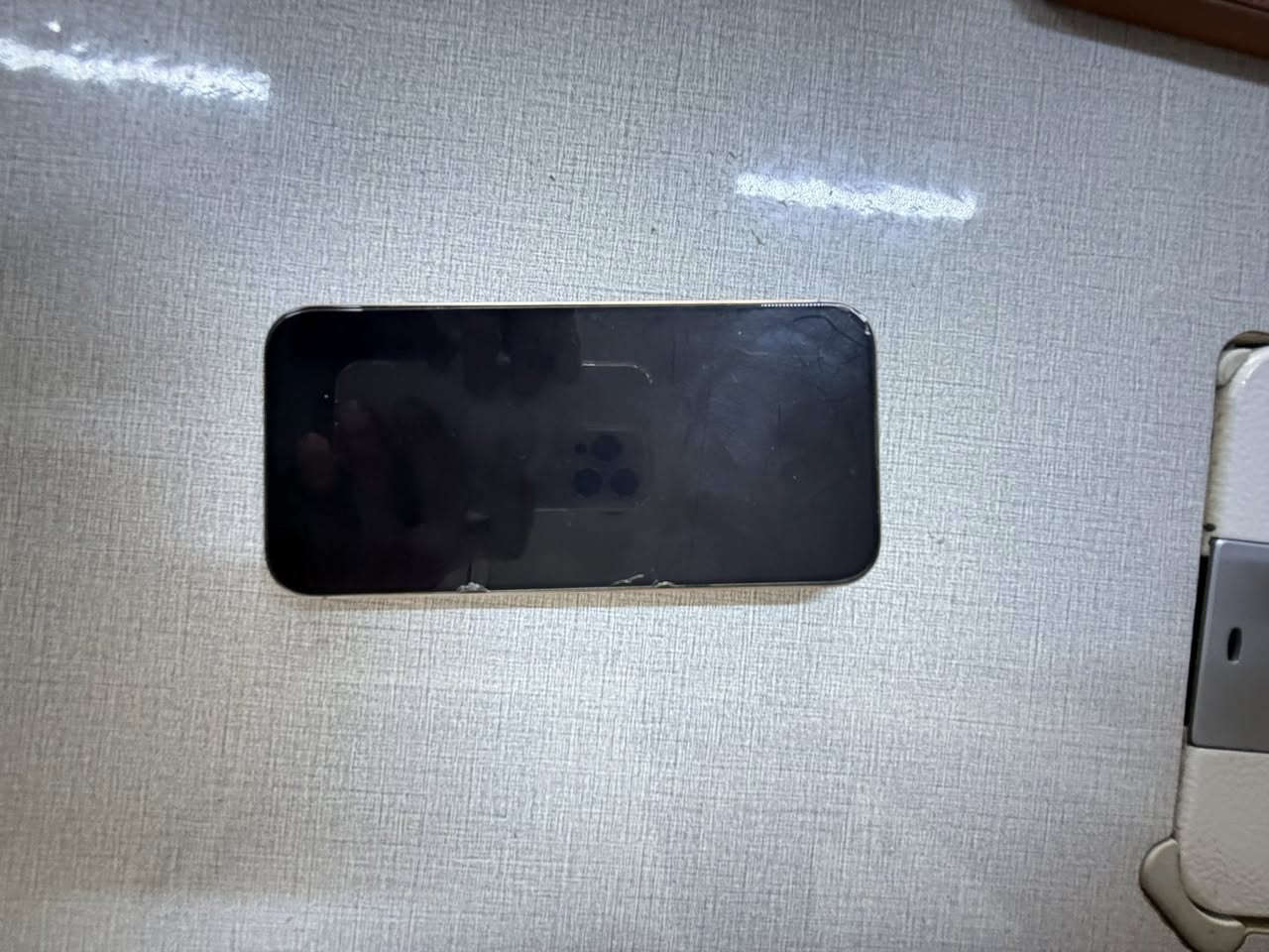 سلام عليكم  16 برو ماكس شرق اوسط ماستر بعده بلضمان بطارية 99 عدد دورات179. بمليون ونص بي مجال قليل   للاستفسار ***********
