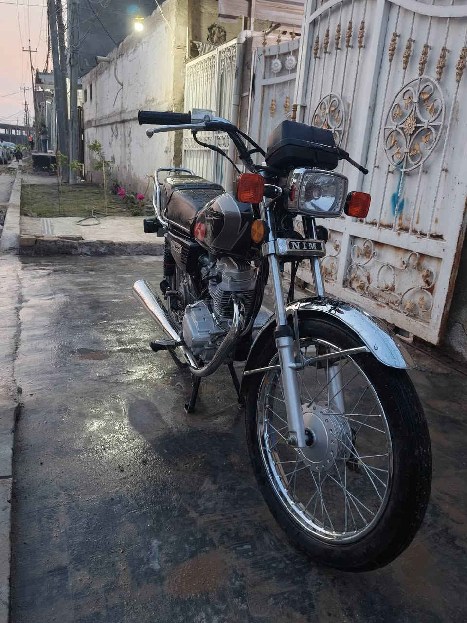 مراوس ويا ماكس او بيع
نامه 25 اوراق سكنر كلشي مامفتوح بيها مكاني
بابا شارع 80 سعر 650 
***********
