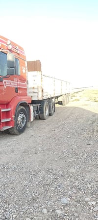 سياره مان للبيع موديل 2002       محرك حجم 410 رقم سليمانيه 07700849823