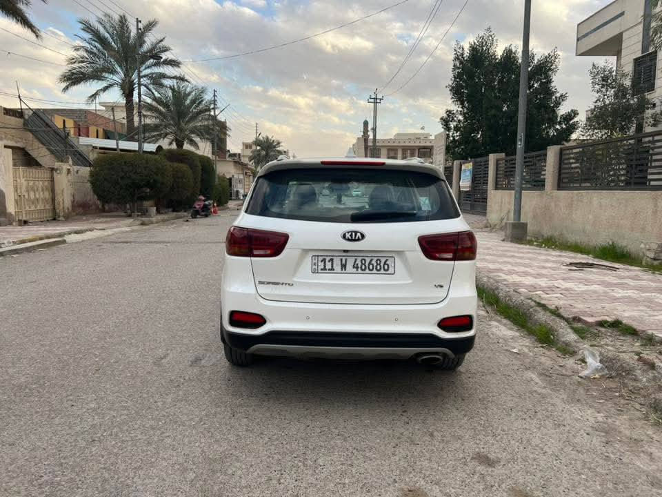 السلام عليكم
سورنتو للبيع فول مواصفات بنوراما 7 راكب موديل 18 رقم بغداد بيها نص باب صبغ فقط 6 سلندر السعر 23 وبيها مجال 
مكان السياره الانبار الرمادي باسمي تحويل ثاني يوم 

*********** ملاحضه اذا ماتشتري لاتتصل
