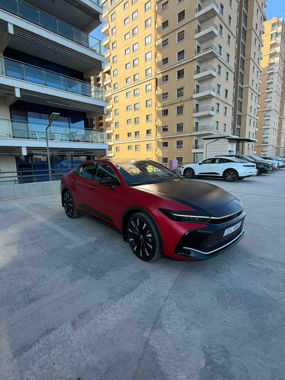 ارخص كراون بلاتينوم بالعراق سعر 265 ورقه 
مغلفه PPF طافي وتو كلر بلادي هايبرد 
كراون بلاتينيوم 2024 فوووول ميحتاج اعدد المواصفات البيها  
ماشيه 11 الف ميل بريحه الشركه 
نقص برغي مابيها تصليح درجه اولى ومتعوب عليها 
بنيد مبدل نفس الون بدون صبغ وجاملغ بي بارد بسيط بالعافيه على صاحب النصيب 
حتى سونار وصور الضرر موجوده بالمنشور
***********
