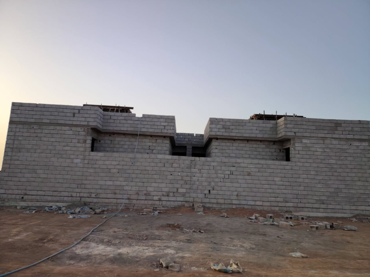 السلام عليكم
هياكل عدد ٢ سعر مناسب جدا مساحة القطعه ٢٠٠ متر والبناء ١٥٠ متر طابو زراعي مكفولات من اي شي الموقع قريب من الحي العسكري خلف مول الرمضان كياعين ناجي الجحيشي.. تفاصيل كامله بالفيديو ..
سعر الهيكل ٢١ ونص وبيهن مجال قليل
للاتصال ***********
