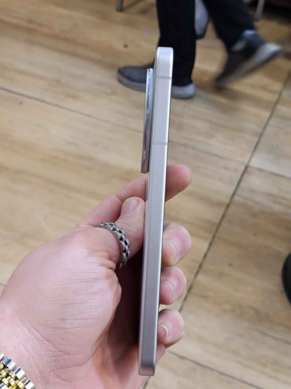 Vivo x200S
16/512
Dimensity 9400+
Battery 100 
كامل ملحقات السليمانية, العراق


**إذا كنت صاحب هذا الإعلان وتريد حذفه لأي سبب، رجاءا أرسل رسالة إلى الدعم الفني**