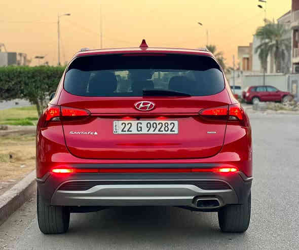 للبيع سنتافيا موديل 2022  لون احمر جديدة كلش 
حادثهة باب السايق جانبي  والكنر مال جاملغ بي بارد  يعني قطعة صبغ فقط باب بدون دواخل ولا ايرباك ولاشواصي مكفولة
محرك2500
مواصفات السياره 

داخل 
تشغيل. عن بعد
السياره بيها 4 اربع انضمة قياده
السياره توقف ذاتي+تحديد مسار
رادار خلفي 
رادار امامي 
توقف ذاتي
تبريد قطعتين تبريد
السياره اشارت ترحيب +قياده ذاتيه +كروز سرعه 
شاشه كار بلي و اندرويد + تحكماة ستيرن  +شفتات رياضي  
لد LED نهاري اماي خلفي 
السياره وارد امريكي
السياره ماشيه (31)الف مايل  للعلم السياره ترايها اخت الزيروا !!!
الحادث موضح بل صور ادناه بجم كبس 
بدون ايرباك فقط البرده
سعر السيارة ( 210)ورقه  وبي مجال بسيط
فحص هزه رقم كله جديد 
السياره ترايه زيروو جديدة بمعنئ الكلمة
للاتصال ***********
