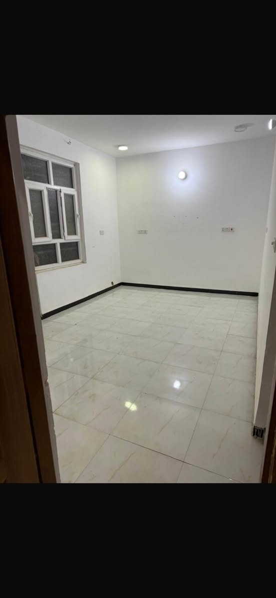 شقه للايجار غرفتين وصاله ومطبخ وسطح
@العنوان حي الجزاءر شارع الضغط@.            ***********

