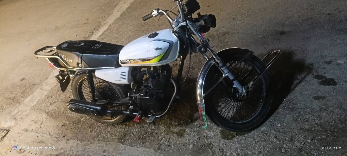 دراجه لبيع خمسه كير السعر 350بي مجال شويه مكان تكريت الشراي يتصل هذا رقمي ***********
