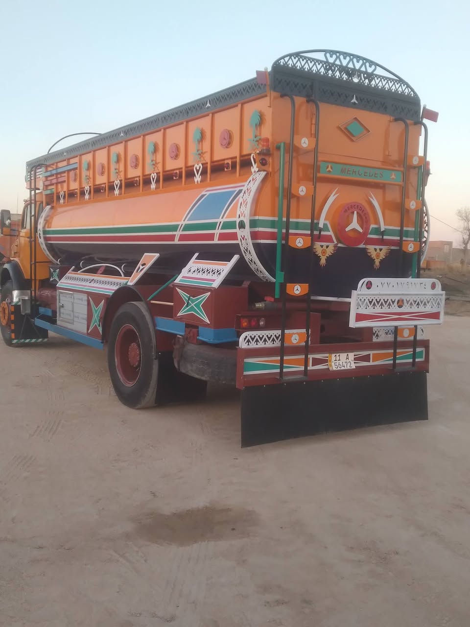 السلام عليكم
للبيع قجمة تك تنكر 81 معمرة جديد محرك شرط كير 25 شرط قمارة مصبوقة عام وشاصي مايلر ومطول من ورة سيارة جديدة مكفولة من كلشي 
***********
