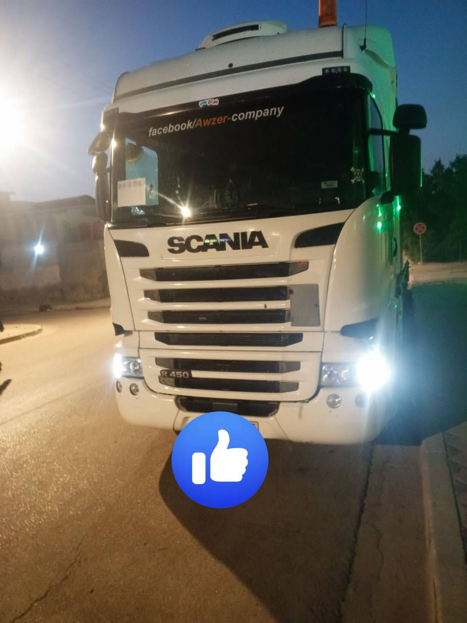 السلام عليكم سكانيا للبيع 17 دخول جديد امسجله اربيل مكينه 450 ماشيه 90 عربانه اوربيه وهذا الرقم  العنوان بصره ***********
