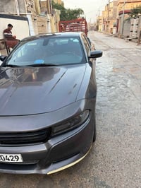 جارجر 2016 sxt تو  ويل اصل السياره   كشنين كهرباء   شاشه صغيره   تبريد...