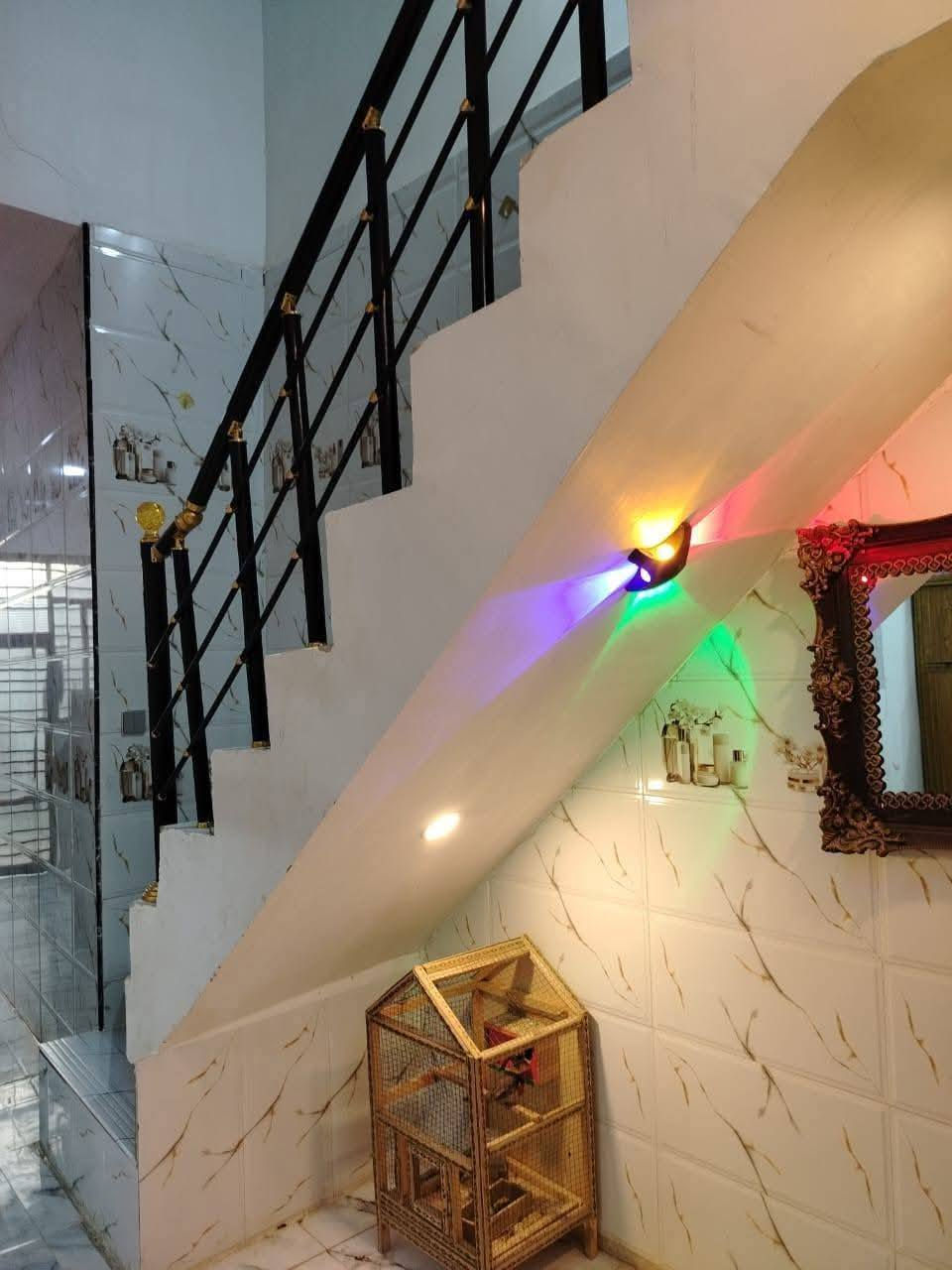 سلام عليكم يتوفر لدينا دار للبيع طابو زراعي سند 25 مساحه 100م طابقين يحتوي على غرفتين نوم واستقبال وصاله ومطبخ وخدمات بيت جديد خدمات كامله العنوان نهايه الشرطه الخامسه الدوانم قرب جامع ملك القدوس للاستفسار الاتصال على الرقم التالي *********** السعر مناسب جدا 58 وبي مجال
