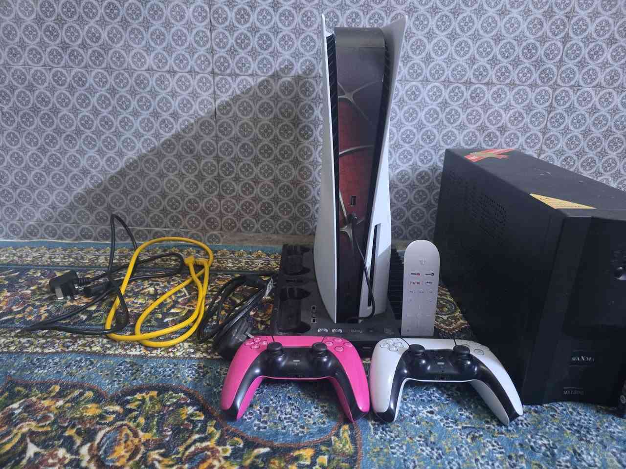 بلي 5 اخر اصدار نضام 13 00
مع لعبة بتل فيلد اون لاين 
ملحقات كاملة 
1 قاعدة بلي فايف ويدات 
2 جوستك عدد 2 
3 يو بي اس اصلي من شركة مكسيما 
4 ذاكرة 825 كيكا 
ملاحضة البلبي بي اشتراك بلس مدة شهر 
يعني جاهز مابي اي نقص 
سعر هاذة العرض كلة 750 الف بي مجال قليل 
*********** مكاني بغداد شعب 
وعندي توصيل وين ما جنت اب 5 الف
