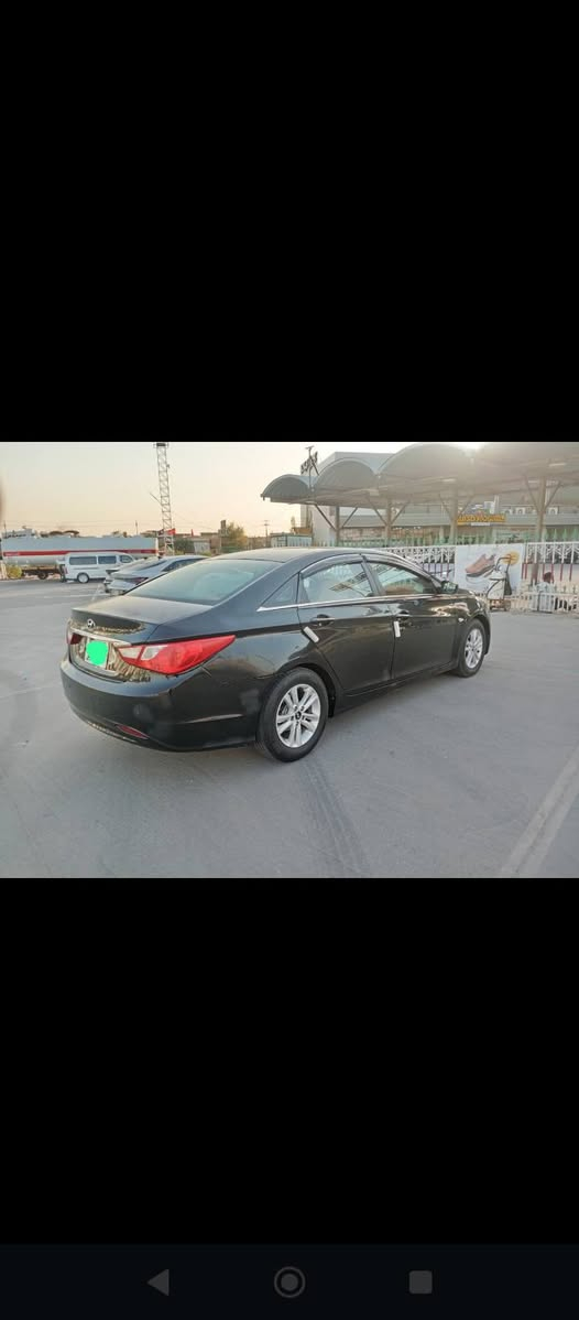 اسلام عليكم سياره سوناتا موديل 14 سياره جاهزه وجديده كلش ادوات متومه رقم وسنويه اصلي سياره أحله من الصور جديده مكفوله كير مكينه تبريد العنوان بصره رقم الهاتف ***********

