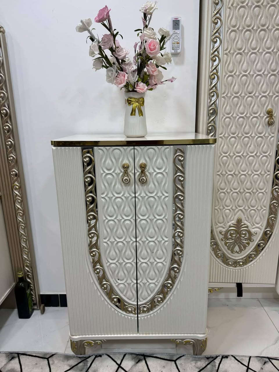 غرفه للبيع سعرها 950 وبيها مجال شراي هذا رقمي*********** عندي خدمه توصيل كل بغداد ودياله

