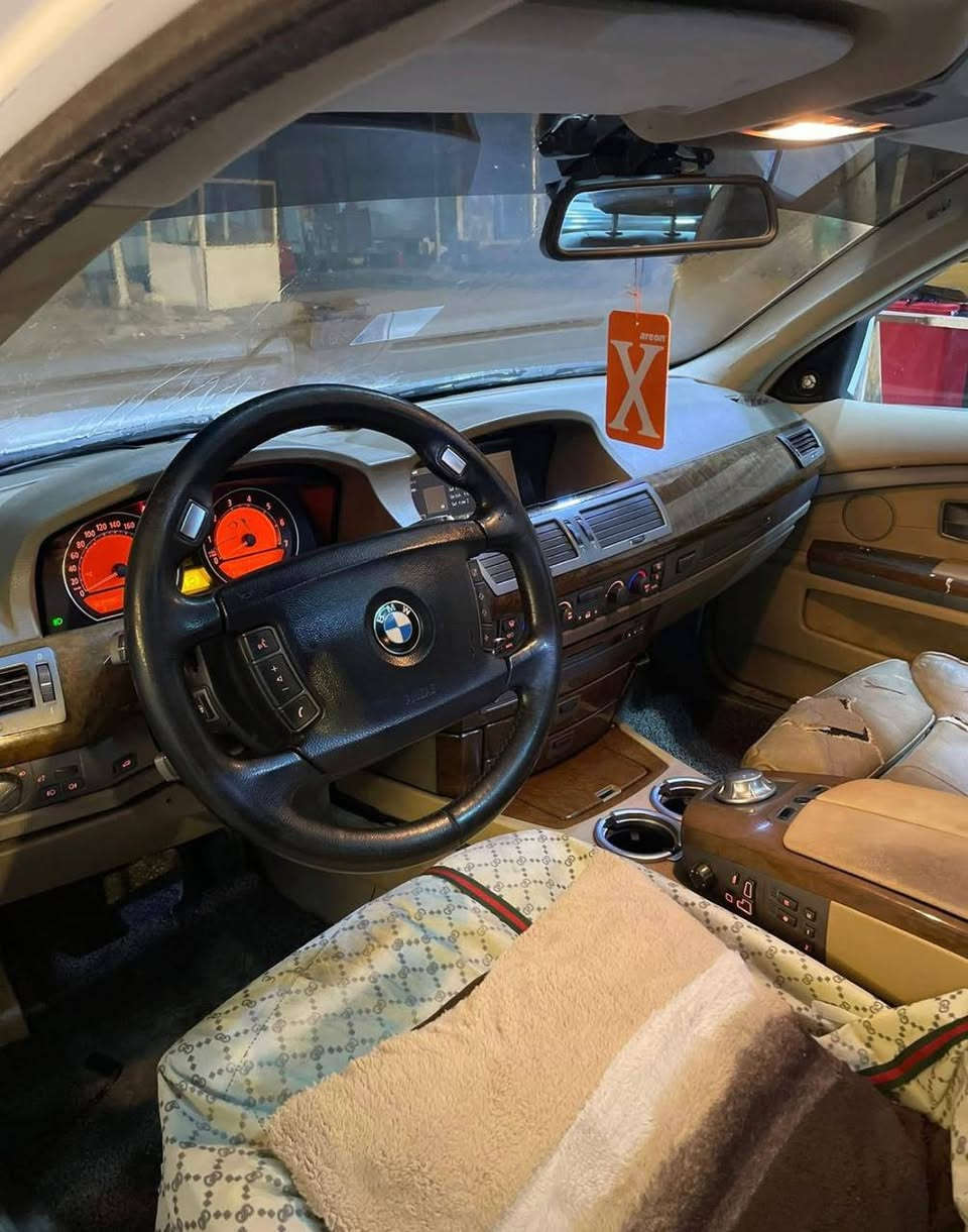 سلام عليكم بي ام باخره موديل 2011 مكينه كير كفاله دواخل فول موصفات فتحه بصمه كير لمس سياره كفاله كص وضربه قويه بيها دحجه باب وجاملغ شي بسيط كلش متومه فقط ارقام بدون سنويه سياره شرط ترايك 200 مو شراي لا تعبني المراوس حسب قناعه وبيع ب 55 مكاني بصره ‏‪***********
