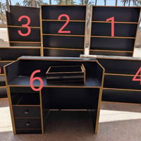 سلامٌ عليكم فاترينات وميز MDF للبيع مستعمل  رايدهن بسعر مليون و200 الف...