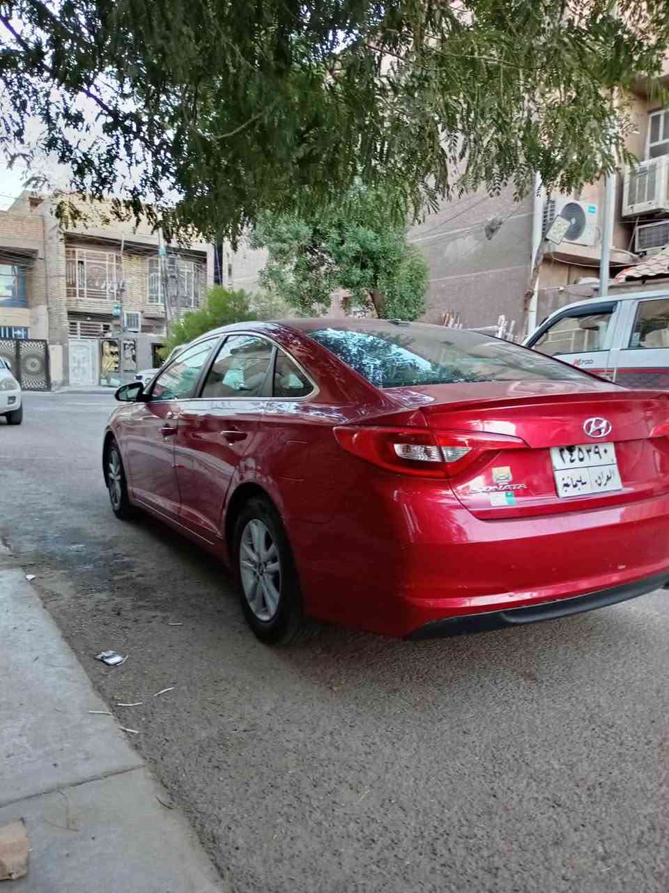 سوناتا للبيع موديل 2017 بيها ربع بنيد صبغ والباقي مكفول الغود شواصي مكفولات محرك 2400  محرك وكير مكفولات صدر امامي وخلفي جديد تخم تاير جديد تبريد تتفئه  رقم سليمانيه تحويل مباشر السعر 98 قفل بيع فقط الاستفسار على الرقم*********** عنوان بغداد البلديات
