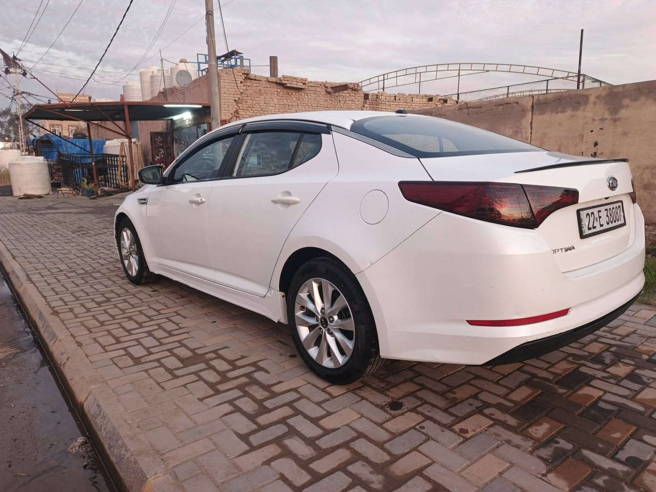 السلام عليكم. تم اعادة النشر بسبب الوعود الكاذبة
اوبتيما ٢٠١١ مكينه ٢٠٠٠ دوش وارد كوري 

السياره جاهزه متصرف عليهه ربع كير ومكينه كفاله

رقم أربيل السنوية مجدده قبل اسبوعين باسمي يعني تخلص من دوخه الكردي تريد وكالة تريده تحويل 

السونار اليوم سويته مرفق ويا الصور 

سياره خير من الله شغل واطلع ممخلي بيهه نقص 

مكان السيارة/واسط/قضاء النعمانية

السعر ١٢٠$

للاستفسار ***********/***********
