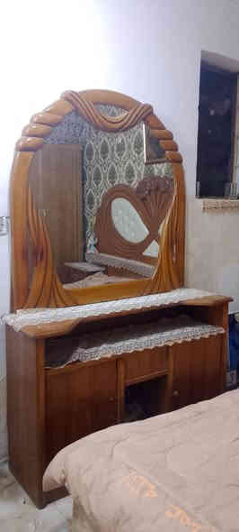 السلام عليكم جربايه وميز للبيع  125 مكاني بغداد ***********
