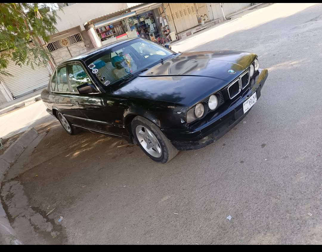 السلام عليكم للبيع 🇩🇪BMWموديل 1989 محرك كير اكسن شرط
جامات كهرب سلايت حجم 520 مكينه وكير 525اوتوماتيك
شرط التحويل أو وكاله للاستفسار مبايل *********** 🤙
والف مبروك مقدما السعر 💣35وبيها مجال بسيط
