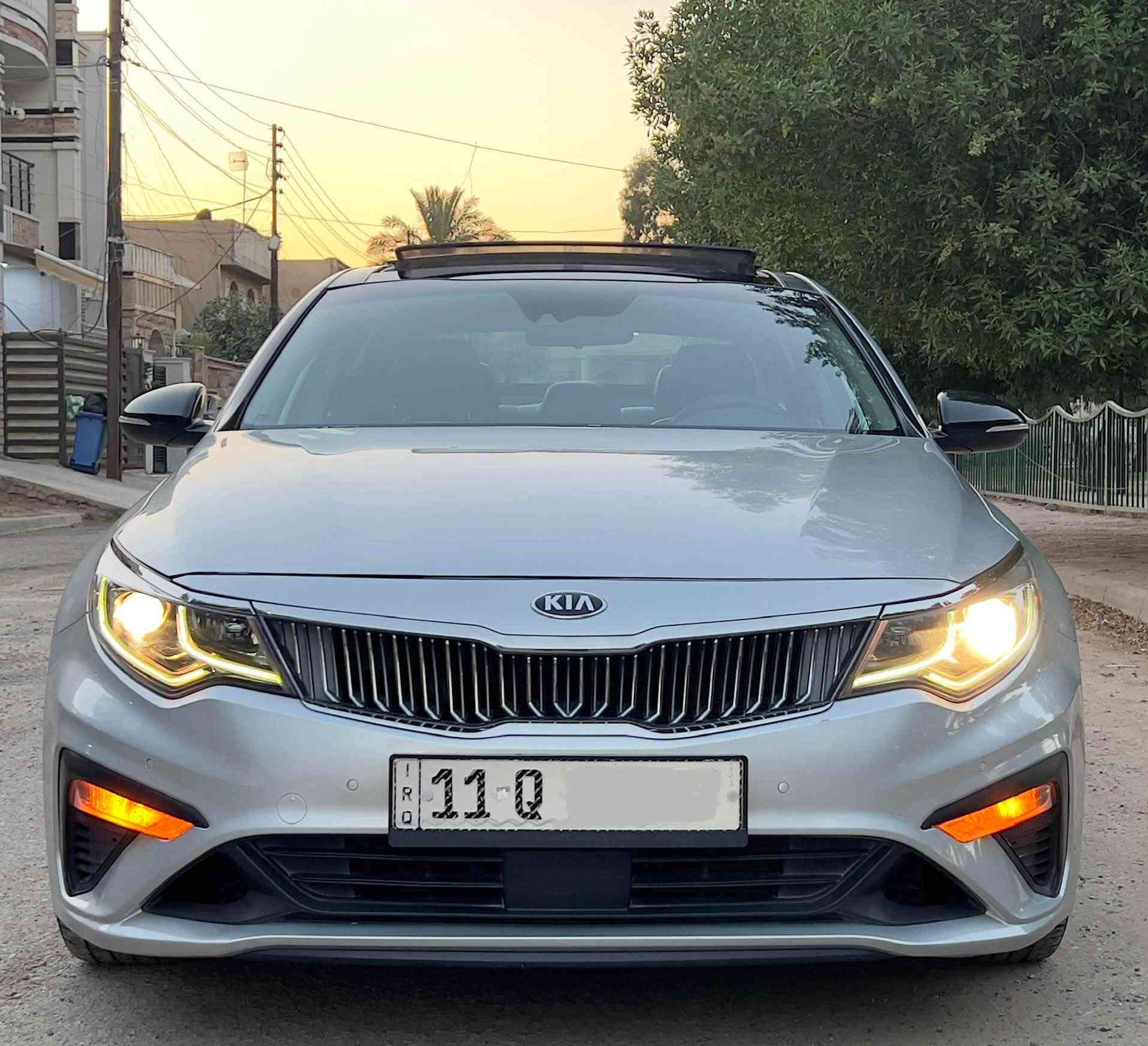 السلام عليكم 
للبيع (kia optima se 2020) وارد امريكي 
الممشى:- 72850. ميل
المحرك:-2400 GDI

الحادث:- طرف البنيد مصلح وجاملغ مبدل ومصبوغ عكس السايق فقط 
أيرباك ستيرن فقط ومرجع سستم.

مواصفات:-بصمة في الابواب 
و بصمة تشغيل ،
فتحه سقف بانوراما ،
رادارات اماميه وخلفيه وجانبيه ، 
نقطة عمياء ، مانع تصادم ، 
حفاظ على المسار ، 
شاشة كار بلي ، 
لد امامي خلفي ،
كشنات جلد 
تدفئة كشنات وسترين
انارة ترحيبية في الابواب.
ويل كب 18 انج

السيارة وارد أمريكي.
دخلت للعراق في سنة (٢٠٢١) 
المحرك والكير بلادي بدون اي تصليح
بيها بارد قليل في الچاملغ الخلفي 
صور الحادث  مرفق بالمنشور 

السعر:- 155$ ورقة و بيها مجال 
مكان السياره بغداد الدوره 
للاستفسار:-,    ***********
