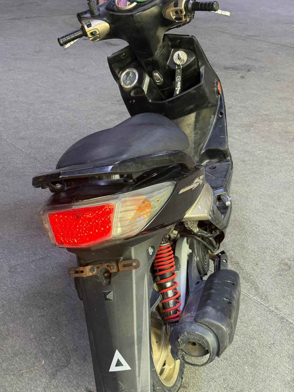 سكنز
فحل نوزل
خطين كوري
بيها نواقص بسيطه
650
وبيها مجال
***********
