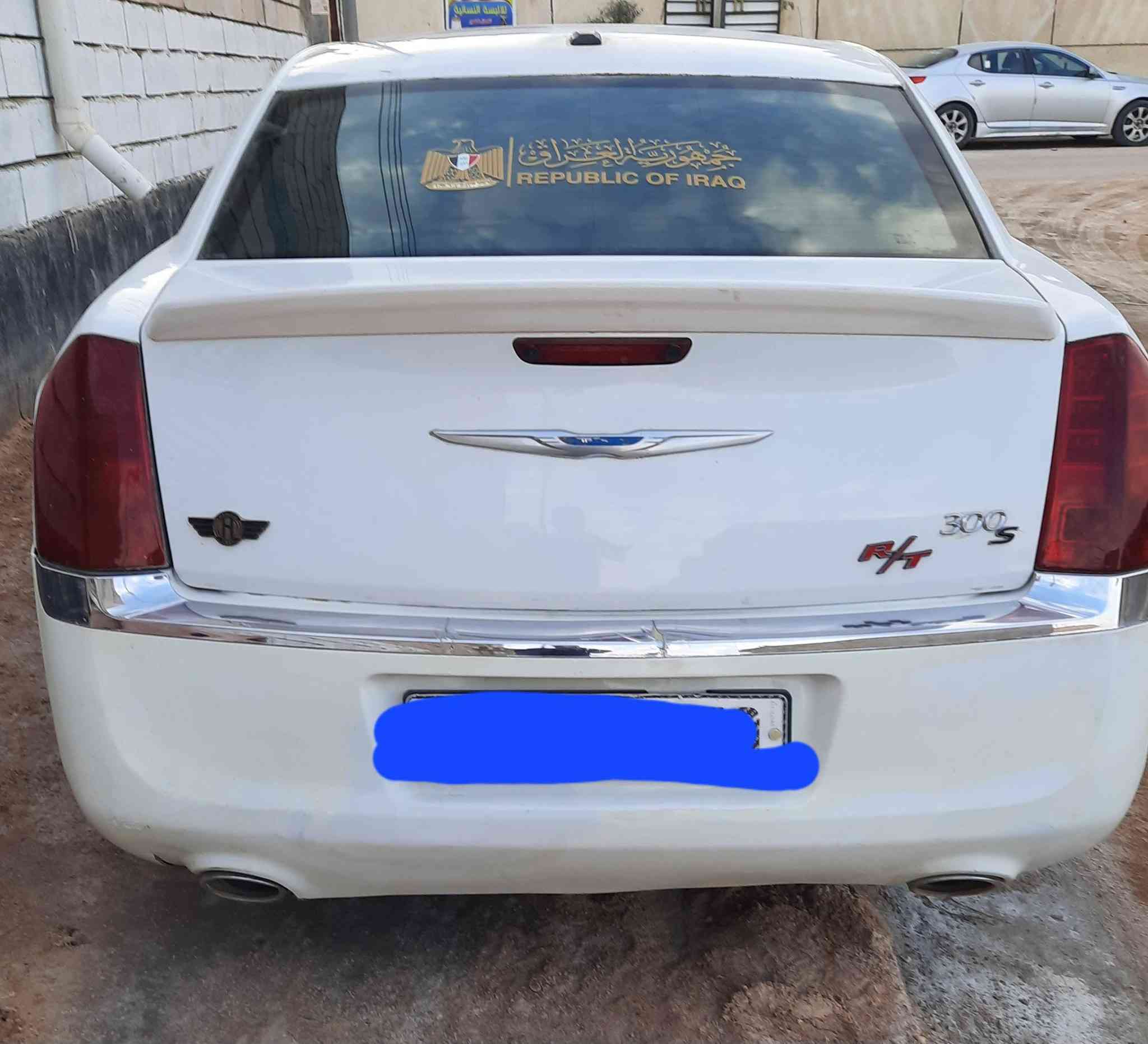 سلام عليكم .
سيارة اوباما للبيع موديل ٢٠١١ بصرة رقم دولي تحويل ثاني يوم محرك ٣٦٠٠ كندي بيها صبغ مكانات صغيرة
كشنات كهربائية
تبريد امامي وخلفي 
السعر ١٤٥ وبيها مجال
بصرة الصالحية رقم الهاتف ***********
