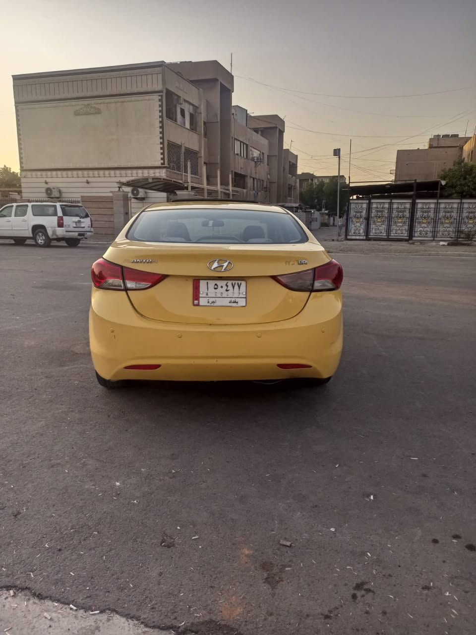 السلام عليكم النترا خليجي ١٦٠٠ شاشه وبانوراما ابيع حسب القناعه تجي تشوفها وتنطيني سعر بيها مكان السياره سيديه وللاستفسار اكثر هذا رقمي ***********
