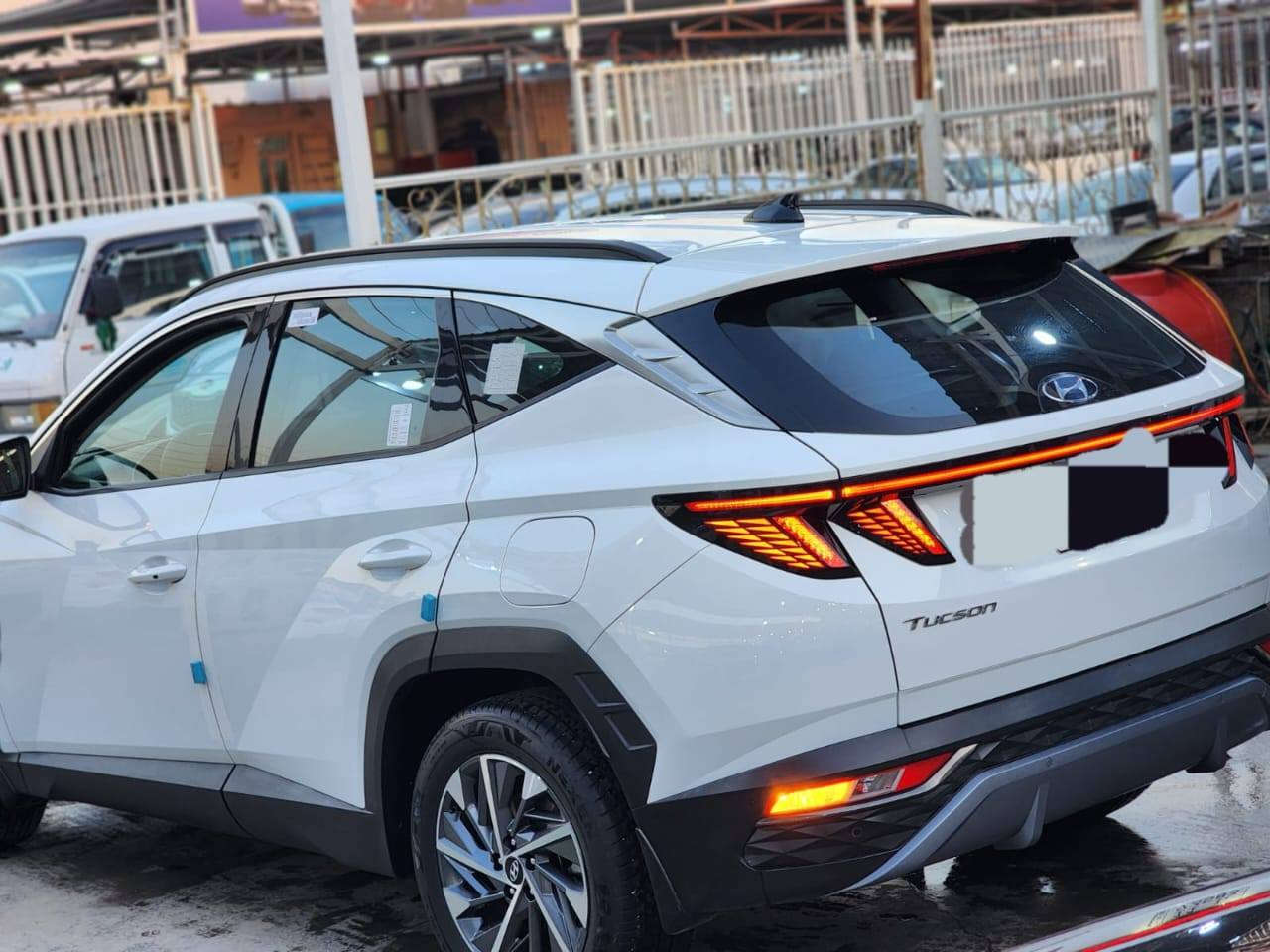 توسان موديل 22خليجيه  رقم بغداد الجديد بسمي فول مواصفات عده البانوراما  بيهة صبغ بل مصطره مال جنطه بدون داخل بدون فتح  السعر 192 عنوان بغداد اليوسفيه موبايل *********** بيع او مراوس حسب القناعه
