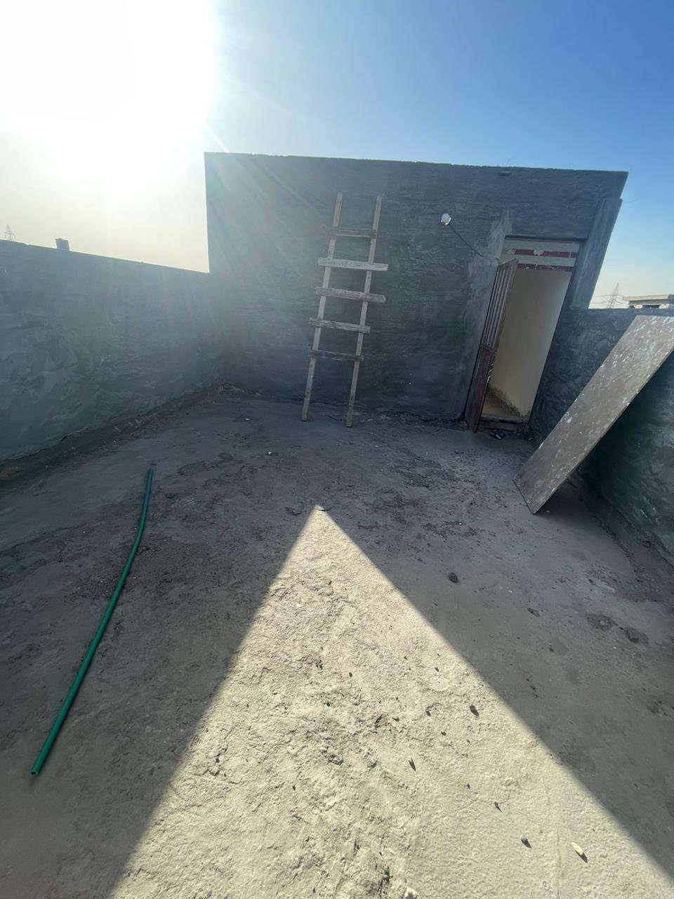 اكرر النشر بسبب الوعود الكاذبة
السلام عليكم
دار للايجار زراعي المساحة 100ـم  ثلاث طوابق
الطابق الاول مدخلين +استقبال +حولي كبير +غرفة نوم + صحيات
الطابق الثاني غرفتين نوم +صحيات+حولي
الطابق الثالث غرفة نوم +بيتونة وسطح
البناء حديث درجة اولئ
العنوان هورجب قرب جامع الازهري المنطقة مبلطة وماء وكهرباء 
يبعد عن شارع 60  (700) متر
ملاحضة المنطقة مسكونة بالكامل
للاستفسار اكثر الاتصال بالرقم
***********
