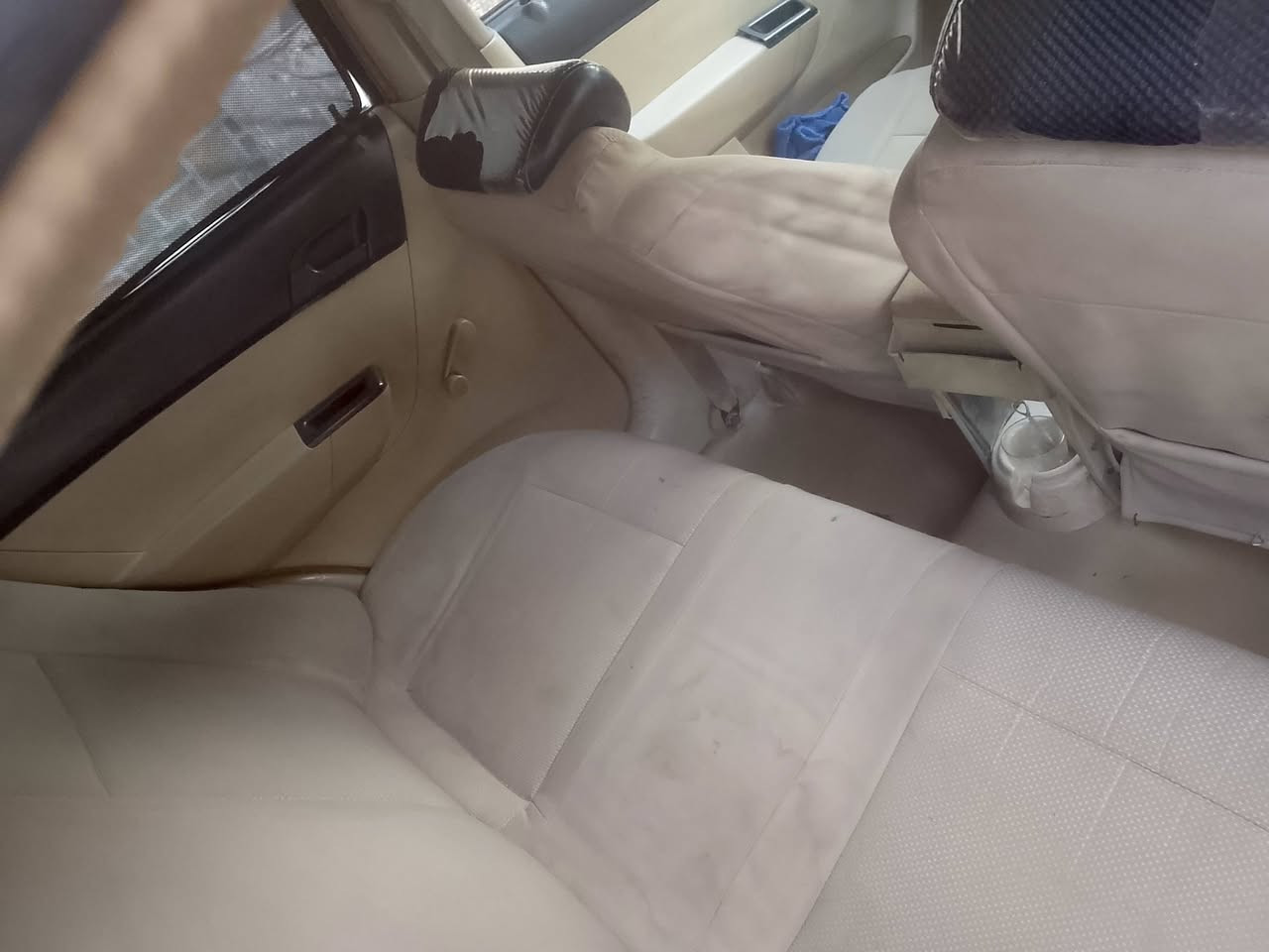 سلام عليكم افيو موديل 10 صفره شركة
مكينه كير مشروطات تبريد ثلج 
مكفول من ضربه القويه 
بيه طخات ومعمره مصبوغ عام جماليه 
سعر 50 وبيه مجال حك الجيه
***********
