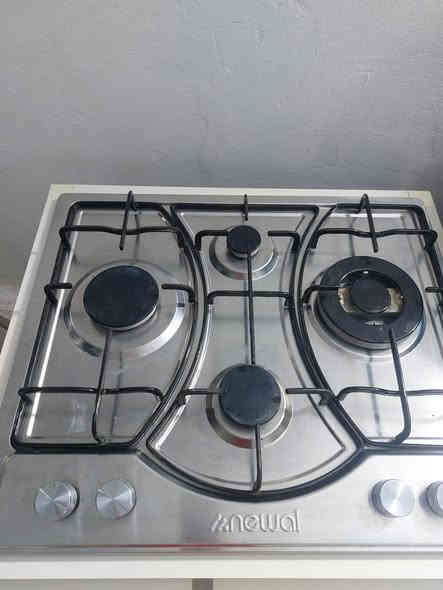 السلام عليكم طباخ اخو جديد نضافه ٩٩ كامل معه ميز المنيوم درجه اولى الثقيل السعر 250 الف واتساب *********** يوجد توصيل داخل النجف
