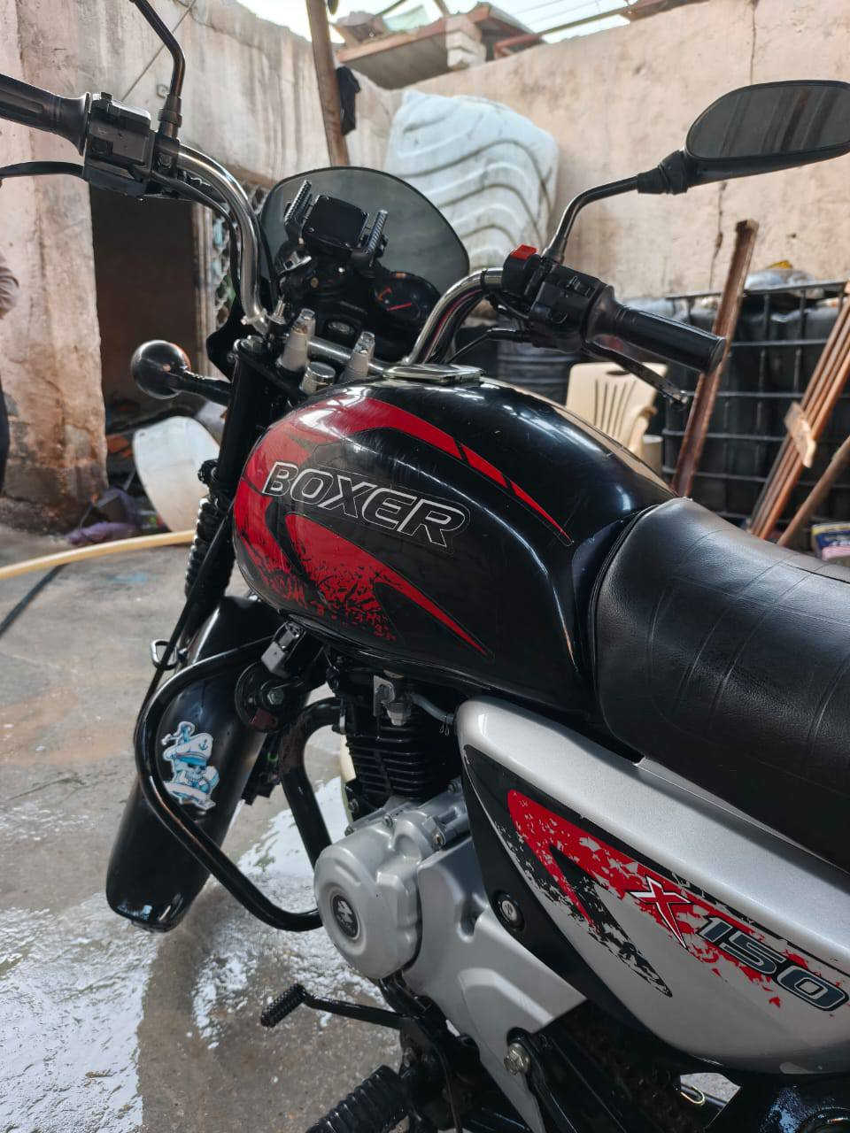 سلام عليكم دراجة بوكسر موديل٢٠٢٣ 
دراجة نظيفة و ما مفتوح بيهة برغي بعدهة على وضع البلاد
منظومة زنون شرط تعمي و ليلك نهار 
رقم و سنوية نجف و تحويل ثاني يوم 
السعر مليونين و مية ٢١٠٠ و بيهة مجال للطيبين
عنوانهة نجف للأستفسار الاتصال على 
*********** متواجد واتساب
